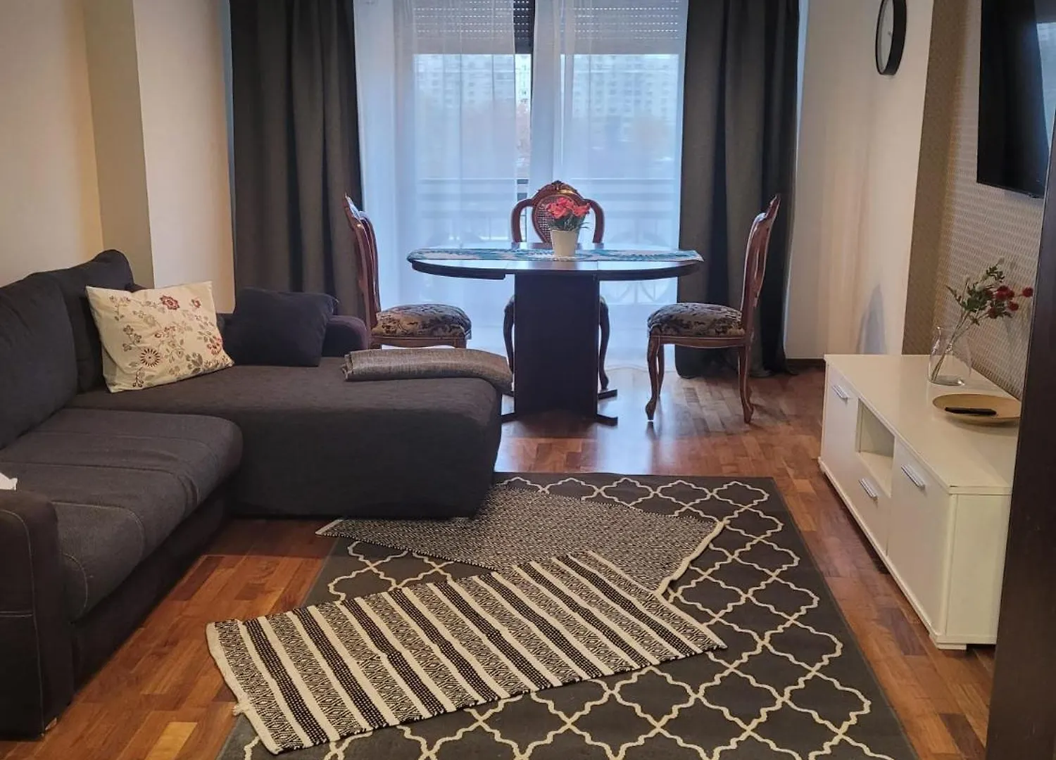 Ultracentral Bucharest Apartment